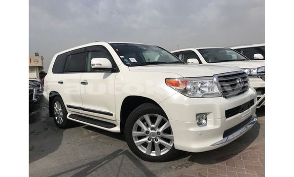 Buy Import Toyota Land Cruiser White Car in Import - Dubai in Batken Buy Import Toyota Land Cruiser White Car in Import - Dubai in Batken