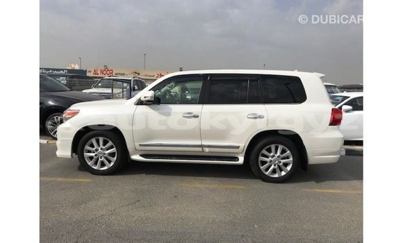 Buy Import Toyota Land Cruiser White Car in Import - Dubai in Batken Buy Import Toyota Land Cruiser White Car in Import - Dubai in Batken