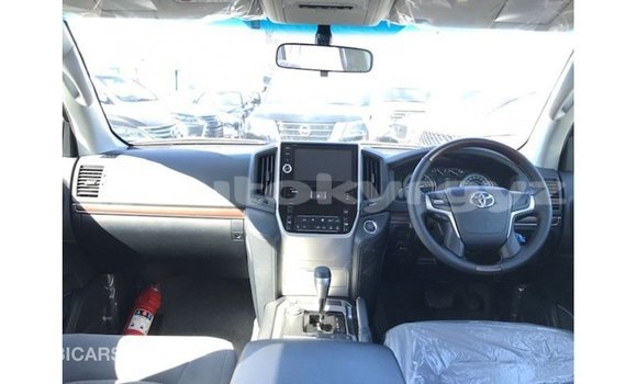 Buy Import Toyota Land Cruiser White Car in Import - Dubai in Batken Buy Import Toyota Land Cruiser White Car in Import - Dubai in Batken