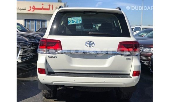 Buy Import Toyota Land Cruiser White Car in Import - Dubai in Batken Buy Import Toyota Land Cruiser White Car in Import - Dubai in Batken