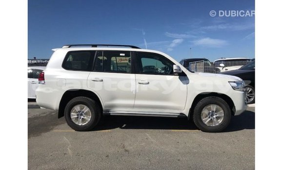 Buy Import Toyota Land Cruiser White Car in Import - Dubai in Batken Buy Import Toyota Land Cruiser White Car in Import - Dubai in Batken
