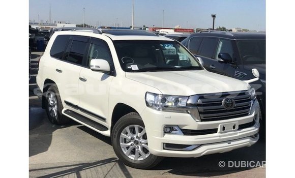 Buy Import Toyota Land Cruiser White Car in Import - Dubai in Batken Buy Import Toyota Land Cruiser White Car in Import - Dubai in Batken