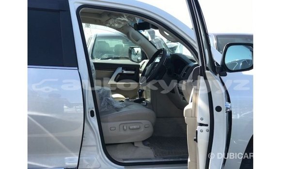 Buy Import Toyota Land Cruiser White Car in Import - Dubai in Batken Buy Import Toyota Land Cruiser White Car in Import - Dubai in Batken