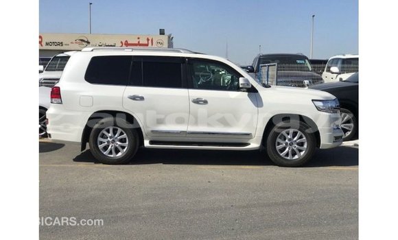 Buy Import Toyota Land Cruiser White Car in Import - Dubai in Batken Buy Import Toyota Land Cruiser White Car in Import - Dubai in Batken