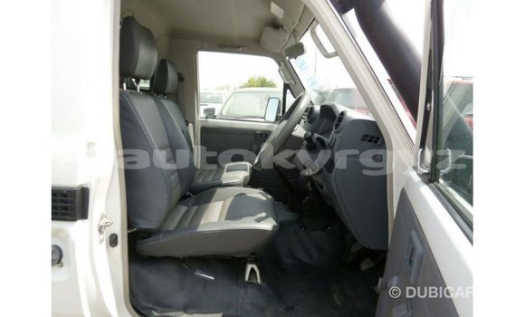 Buy Import Toyota Land Cruiser White Car in Import - Dubai in Batken Buy Import Toyota Land Cruiser White Car in Import - Dubai in Batken
