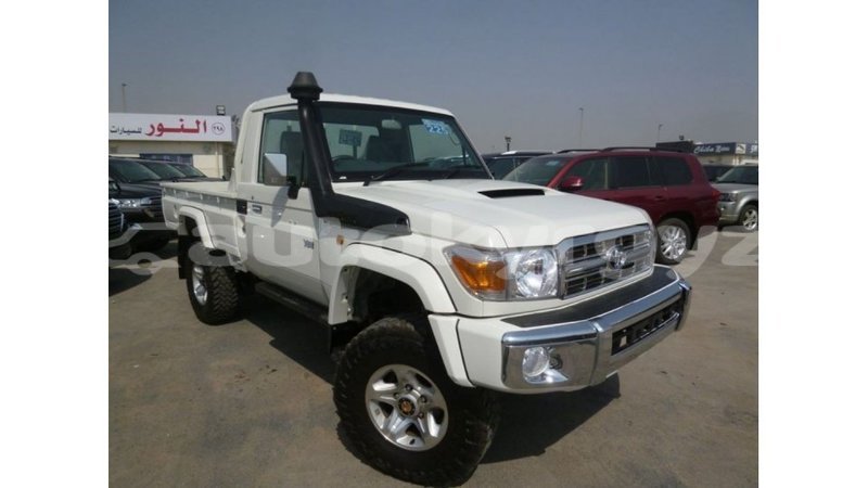 Big with watermark toyota land cruiser batken import dubai 2971