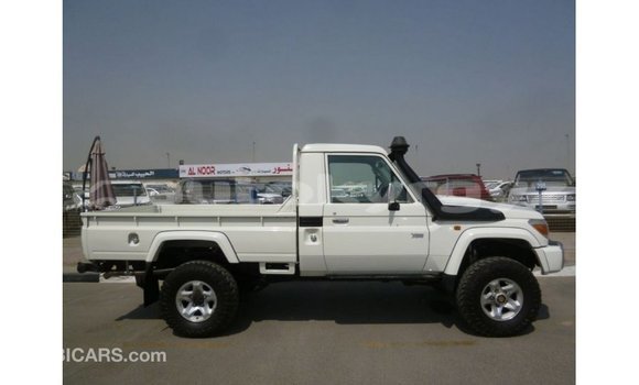 Buy Import Toyota Land Cruiser White Car in Import - Dubai in Batken Buy Import Toyota Land Cruiser White Car in Import - Dubai in Batken