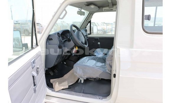 Buy Import Toyota Land Cruiser White Car in Import - Dubai in Batken Buy Import Toyota Land Cruiser White Car in Import - Dubai in Batken