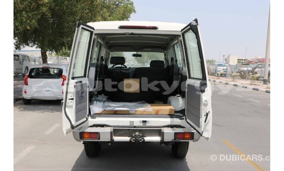 Buy Import Toyota Land Cruiser White Car in Import - Dubai in Batken Buy Import Toyota Land Cruiser White Car in Import - Dubai in Batken