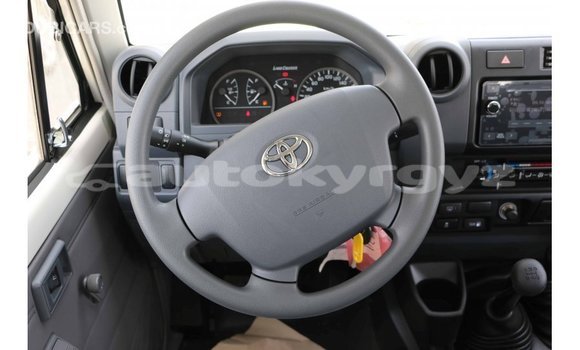 Buy Import Toyota Land Cruiser White Car in Import - Dubai in Batken Buy Import Toyota Land Cruiser White Car in Import - Dubai in Batken