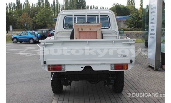 Buy Import Toyota Land Cruiser White Car in Import - Dubai in Batken Buy Import Toyota Land Cruiser White Car in Import - Dubai in Batken