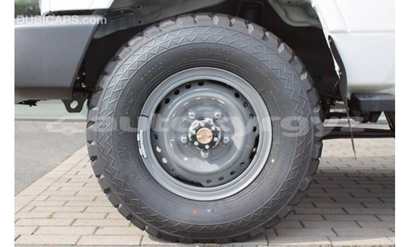Buy Import Toyota Land Cruiser White Car in Import - Dubai in Batken Buy Import Toyota Land Cruiser White Car in Import - Dubai in Batken