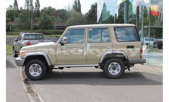 Buy Import Toyota Land Cruiser Beige Car in Import - Dubai in Batken Buy Import Toyota Land Cruiser Beige Car in Import - Dubai in Batken