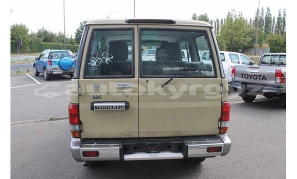 Buy Import Toyota Land Cruiser Beige Car in Import - Dubai in Batken Buy Import Toyota Land Cruiser Beige Car in Import - Dubai in Batken