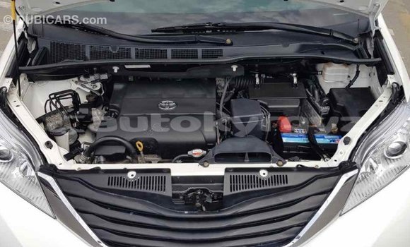 Buy Import Toyota Sienna White Car in Import - Dubai in Batken Buy Import Toyota Sienna White Car in Import - Dubai in Batken