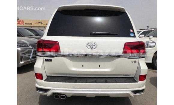Buy Import Toyota Land Cruiser White Car in Import - Dubai in Batken Buy Import Toyota Land Cruiser White Car in Import - Dubai in Batken