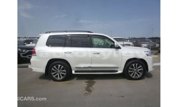 Buy Import Toyota Land Cruiser White Car in Import - Dubai in Batken Buy Import Toyota Land Cruiser White Car in Import - Dubai in Batken