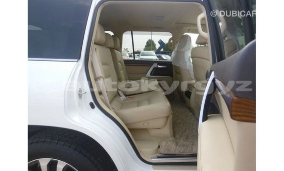 Buy Import Toyota Land Cruiser White Car in Import - Dubai in Batken Buy Import Toyota Land Cruiser White Car in Import - Dubai in Batken