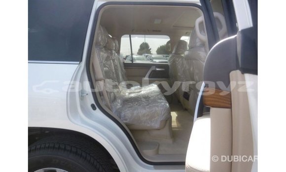 Buy Import Toyota Land Cruiser White Car in Import - Dubai in Batken Buy Import Toyota Land Cruiser White Car in Import - Dubai in Batken