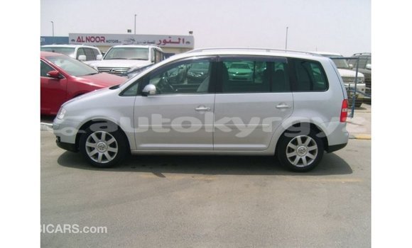 Buy Import Volkswagen Touran Other Car in Import - Dubai in Batken Buy Import Volkswagen Touran Other Car in Import - Dubai in Batken