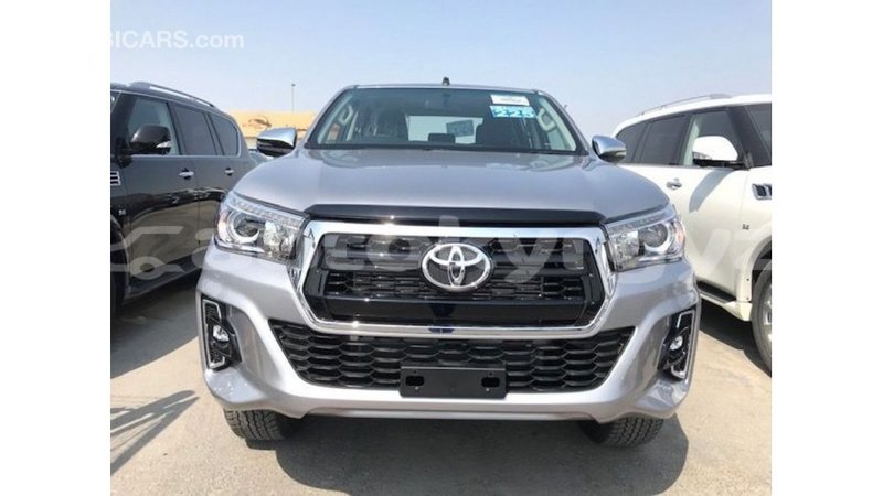 Big with watermark toyota hilux batken import dubai 3073
