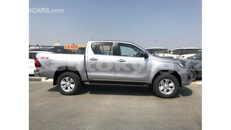 Big with watermark toyota hilux batken import dubai 3073