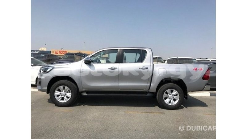 Big with watermark toyota hilux batken import dubai 3073