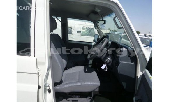 Buy Import Toyota Land Cruiser White Car in Import - Dubai in Batken Buy Import Toyota Land Cruiser White Car in Import - Dubai in Batken