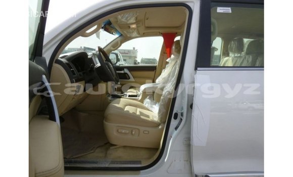 Buy Import Toyota Land Cruiser White Car in Import - Dubai in Batken Buy Import Toyota Land Cruiser White Car in Import - Dubai in Batken