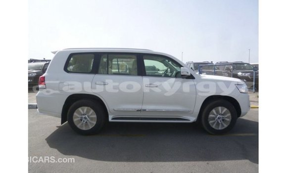 Buy Import Toyota Land Cruiser White Car in Import - Dubai in Batken Buy Import Toyota Land Cruiser White Car in Import - Dubai in Batken
