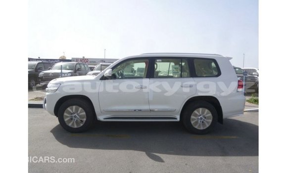 Buy Import Toyota Land Cruiser White Car in Import - Dubai in Batken Buy Import Toyota Land Cruiser White Car in Import - Dubai in Batken