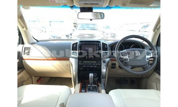 Buy Import Toyota Land Cruiser White Car in Import - Dubai in Batken Buy Import Toyota Land Cruiser White Car in Import - Dubai in Batken