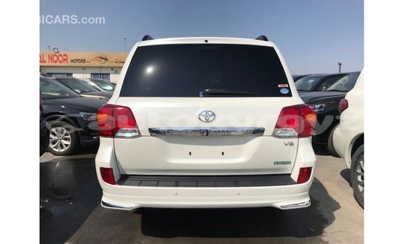 Buy Import Toyota Land Cruiser White Car in Import - Dubai in Batken Buy Import Toyota Land Cruiser White Car in Import - Dubai in Batken