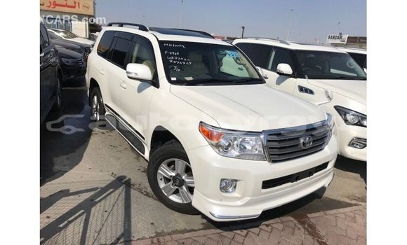 Buy Import Toyota Land Cruiser White Car in Import - Dubai in Batken Buy Import Toyota Land Cruiser White Car in Import - Dubai in Batken