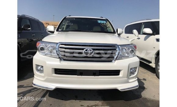 Buy Import Toyota Land Cruiser White Car in Import - Dubai in Batken Buy Import Toyota Land Cruiser White Car in Import - Dubai in Batken