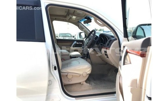 Buy Import Toyota Land Cruiser White Car in Import - Dubai in Batken Buy Import Toyota Land Cruiser White Car in Import - Dubai in Batken