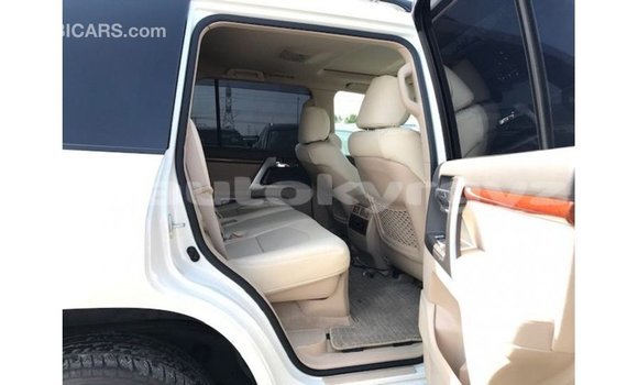 Buy Import Toyota Land Cruiser White Car in Import - Dubai in Batken Buy Import Toyota Land Cruiser White Car in Import - Dubai in Batken