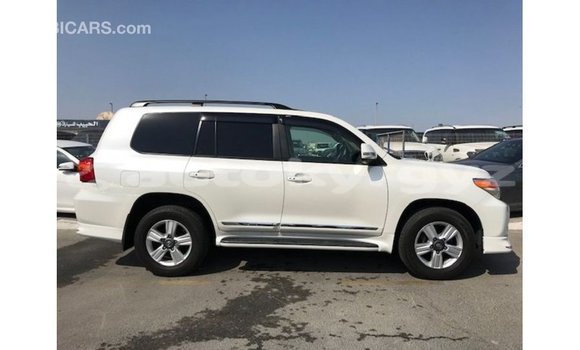 Buy Import Toyota Land Cruiser White Car in Import - Dubai in Batken Buy Import Toyota Land Cruiser White Car in Import - Dubai in Batken