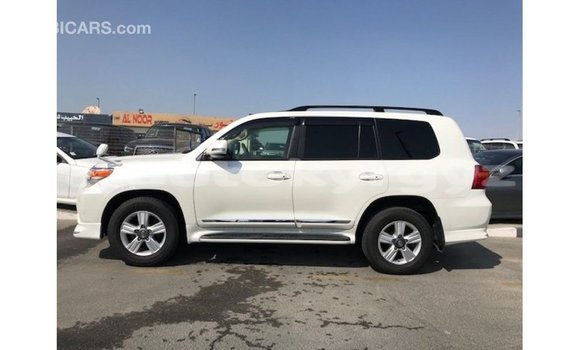 Buy Import Toyota Land Cruiser White Car in Import - Dubai in Batken Buy Import Toyota Land Cruiser White Car in Import - Dubai in Batken
