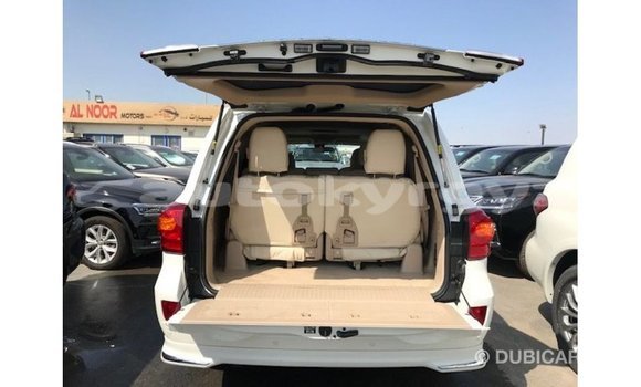 Buy Import Toyota Land Cruiser White Car in Import - Dubai in Batken Buy Import Toyota Land Cruiser White Car in Import - Dubai in Batken