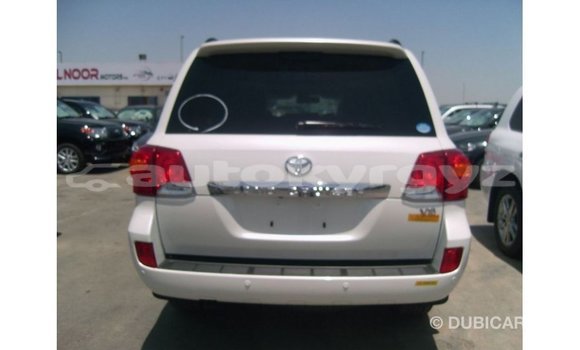 Buy Import Toyota Land Cruiser White Car in Import - Dubai in Batken Buy Import Toyota Land Cruiser White Car in Import - Dubai in Batken
