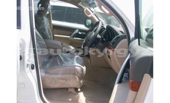 Buy Import Toyota Land Cruiser White Car in Import - Dubai in Batken Buy Import Toyota Land Cruiser White Car in Import - Dubai in Batken