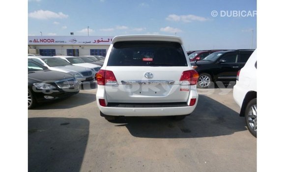 Buy Import Toyota Land Cruiser White Car in Import - Dubai in Batken Buy Import Toyota Land Cruiser White Car in Import - Dubai in Batken