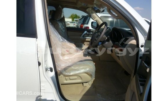 Buy Import Toyota Land Cruiser White Car in Import - Dubai in Batken Buy Import Toyota Land Cruiser White Car in Import - Dubai in Batken