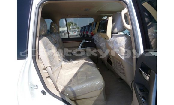Buy Import Toyota Land Cruiser White Car in Import - Dubai in Batken Buy Import Toyota Land Cruiser White Car in Import - Dubai in Batken