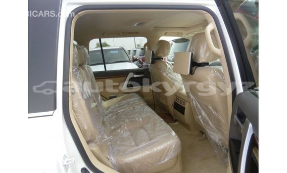 Buy Import Toyota Land Cruiser White Car in Import - Dubai in Batken Buy Import Toyota Land Cruiser White Car in Import - Dubai in Batken