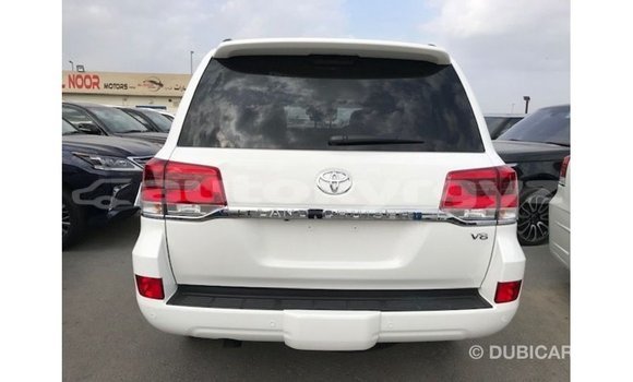 Buy Import Toyota Land Cruiser White Car in Import - Dubai in Batken Buy Import Toyota Land Cruiser White Car in Import - Dubai in Batken