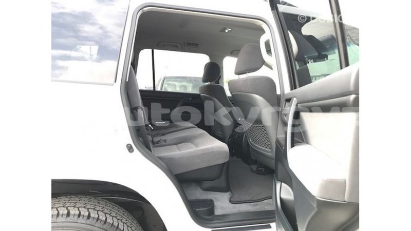 Big with watermark toyota land cruiser batken import dubai 3126