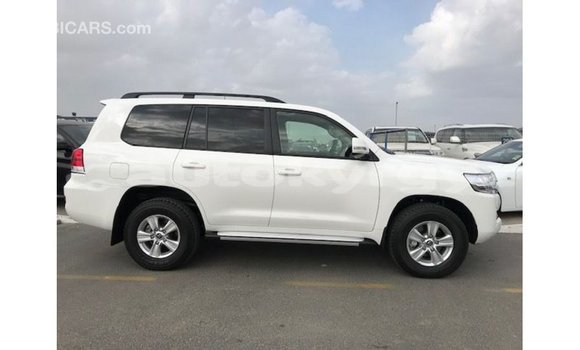Buy Import Toyota Land Cruiser White Car in Import - Dubai in Batken Buy Import Toyota Land Cruiser White Car in Import - Dubai in Batken