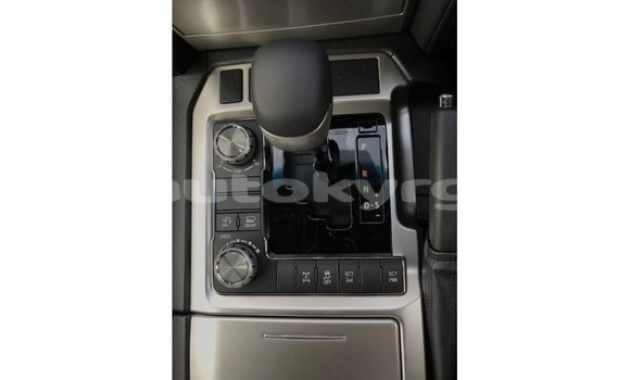 Buy Import Toyota Land Cruiser White Car in Import - Dubai in Batken Buy Import Toyota Land Cruiser White Car in Import - Dubai in Batken